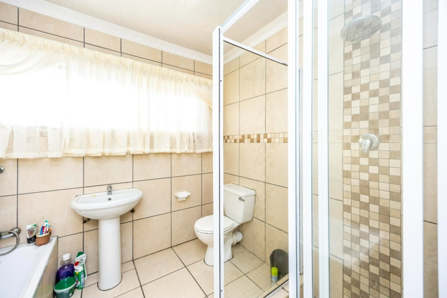 4 Bedroom Property for Sale in Beacon Bay Eastern Cape